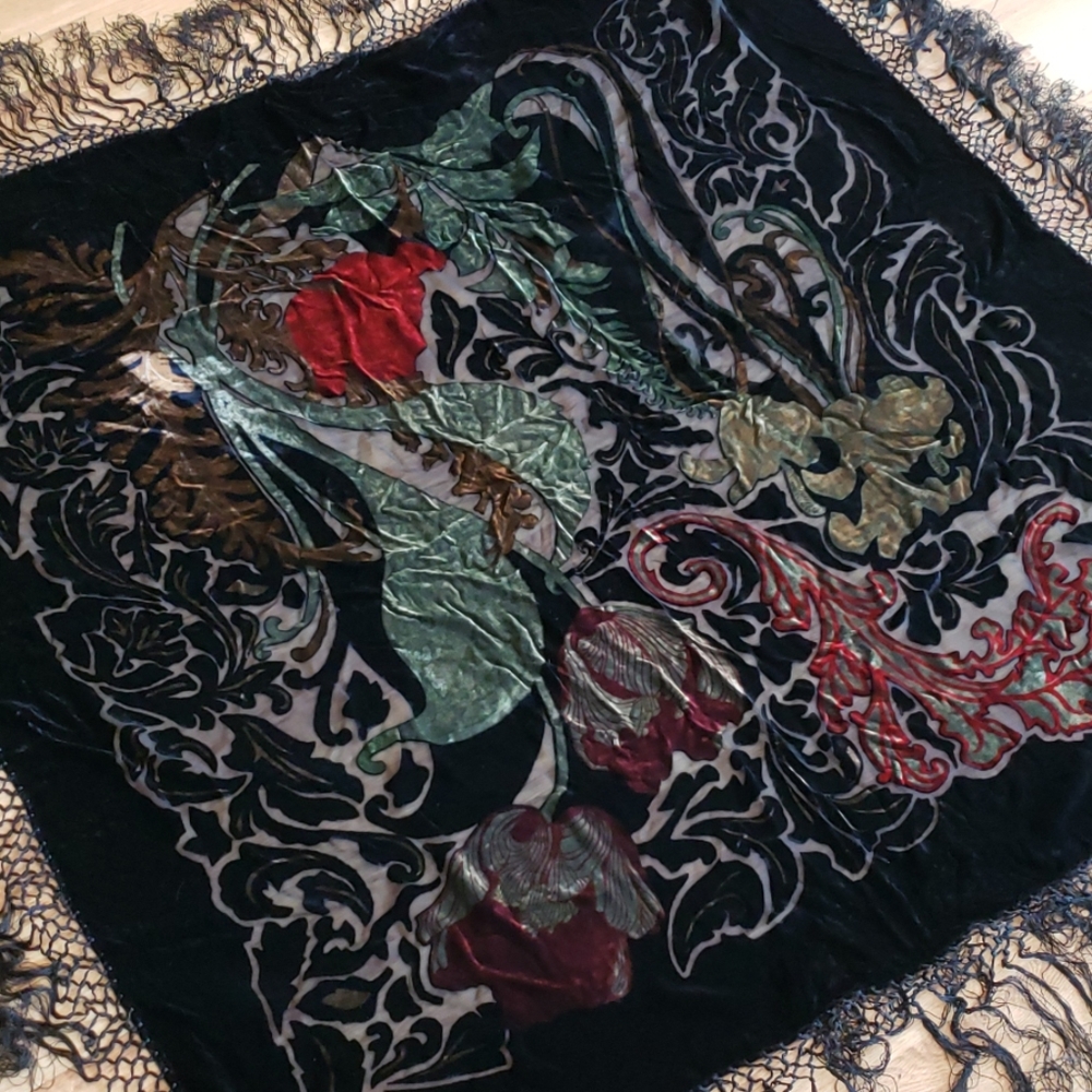 Silk and rayon shawl with floral pattern